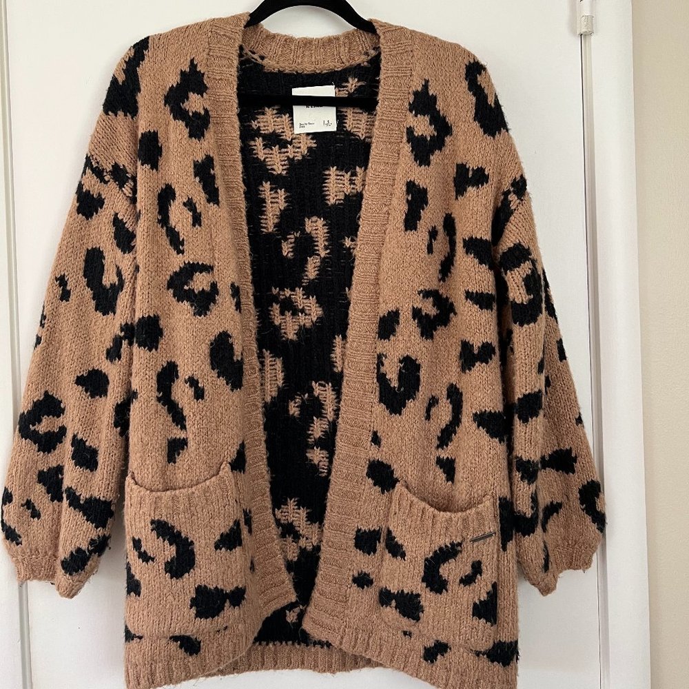 Abercrombie & Fitch Leopard Print Knit Cardigan